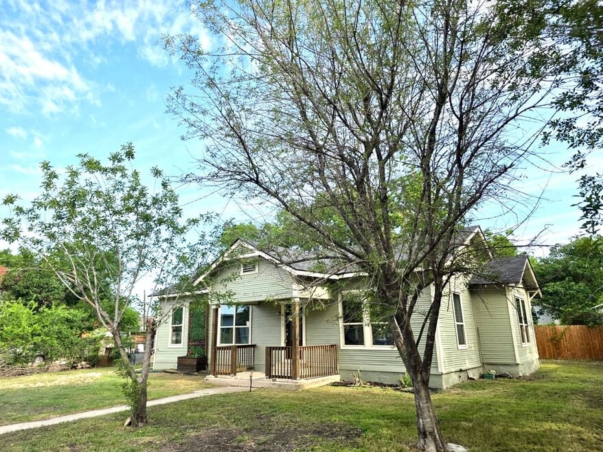 911 Florida St, San Antonio, TX 78210 - photo 1