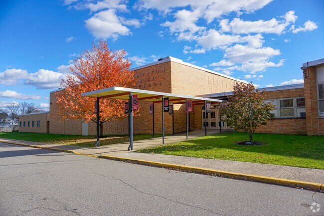 Boonton High School, Rankings & Reviews - Homes.com