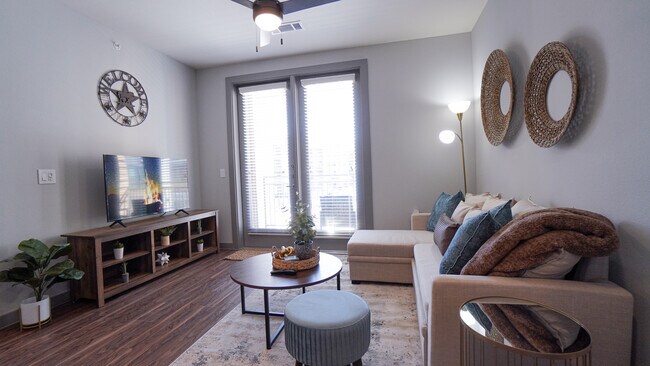Living Room. YoutubeTV is included
