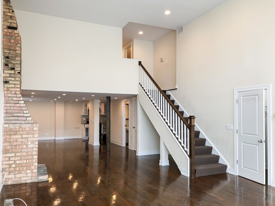 1214 W Wrightwood Ave unit 1, Chicago, IL 60614 - photo 1