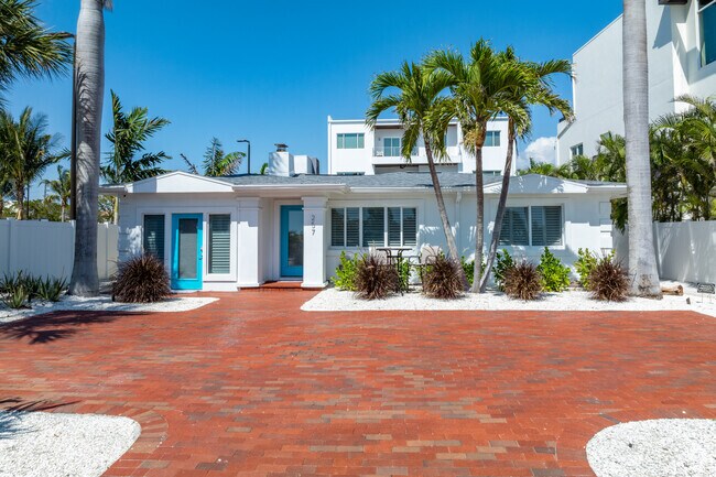 Mid-century homes have stood the test of time on the shores of Lido Key.