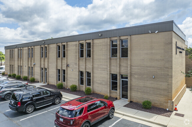 Tabernacle Christian School beats the national average with a 16:1 student to teacher ratio.