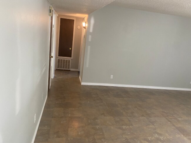 1813 N Chambers Ave, Claremore, OK 74017 - photo 7