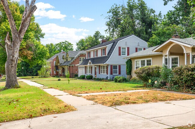 The walking paths in Las Vegas provide a safe place for residents to take a stroll.
