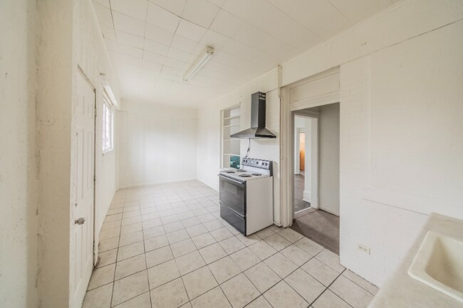 1139 5th Ave unit 1, East McKeesport, PA 15035 - photo 2