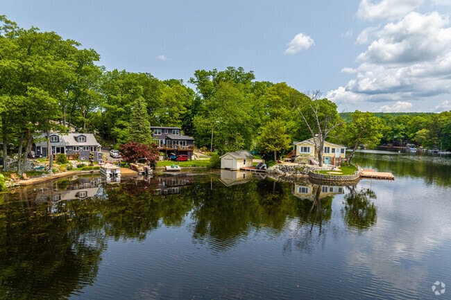Lakeside homes can be found along the many lakes in Byram.