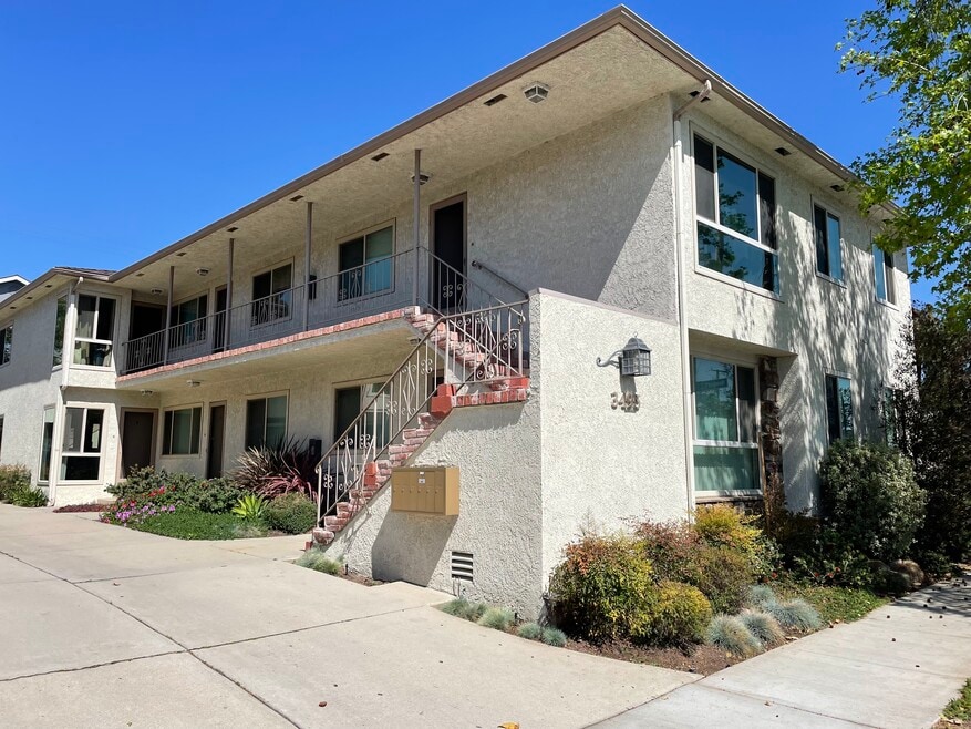 3495 E 15th St unit 3, Long Beach, CA 90804 - photo 1