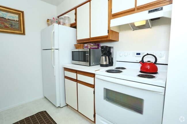 2 Bed 2 Bath Deluxe - Kitchen