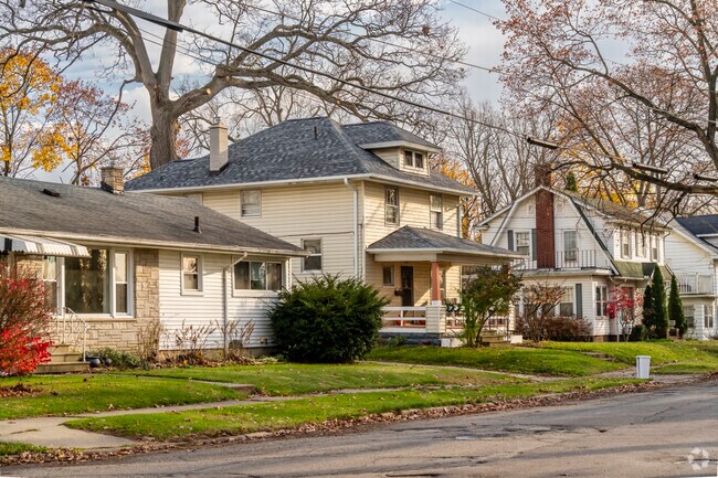 There is a wide variety of home styles in the Loomis neighborhood.