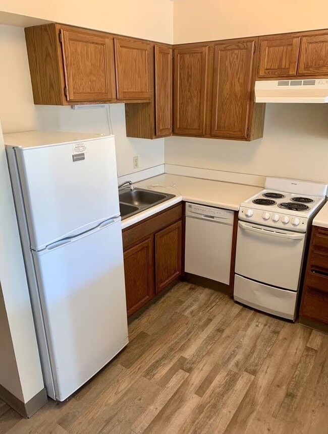 Chardon Court Apartments 55+, New Hope, MN 55428 - photo 6