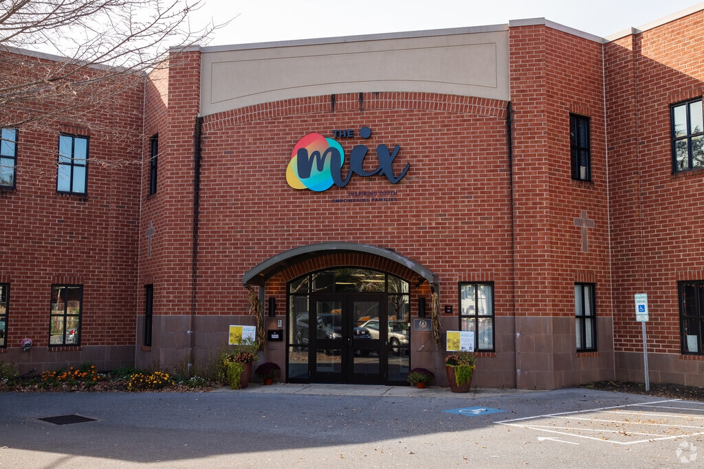 The Mix provides private education in the neighborhood of 
Churchtown.