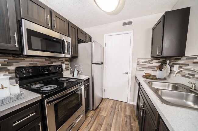 Park Vista, Columbus, OH 43231 - photo 6