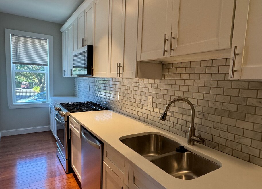 113 Orleans St unit 1, Boston, MA 02128 - photo 1