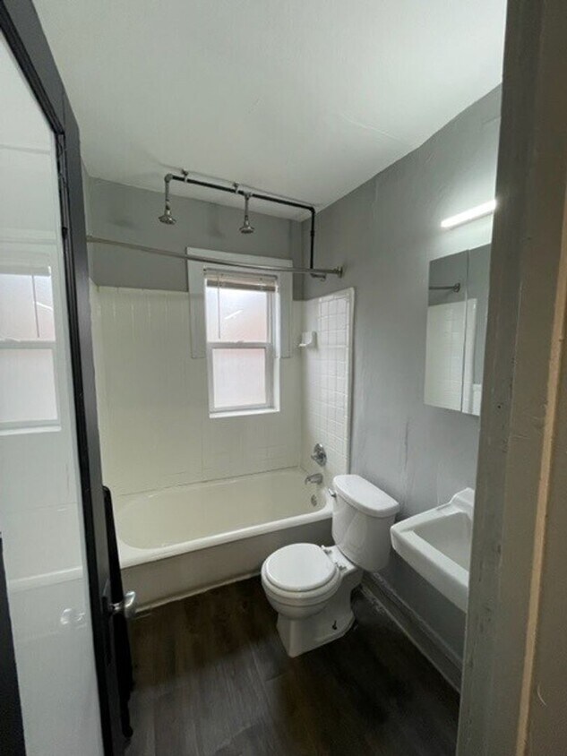 Marion Manor Apartments 346 W Breckenridge St, Ferndale, MI