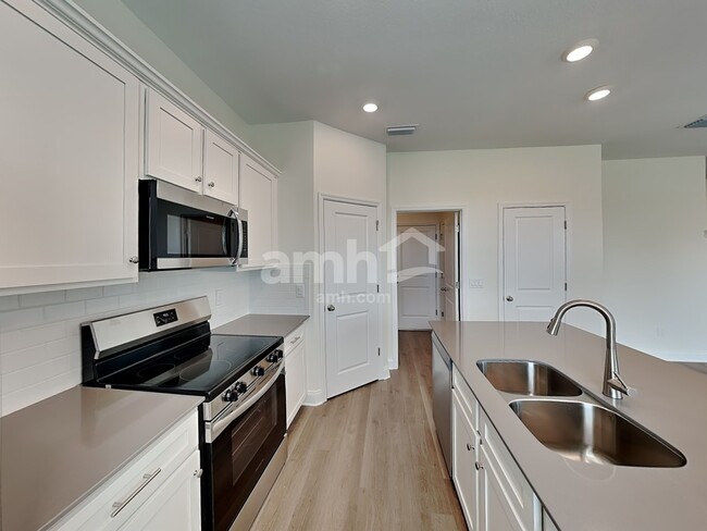 2242 Dablon Ct, Eustis, FL 32726 - photo 3