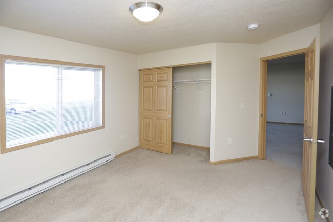 Meadow Ridge Apartments, Minot, ND 58701 - photo 6