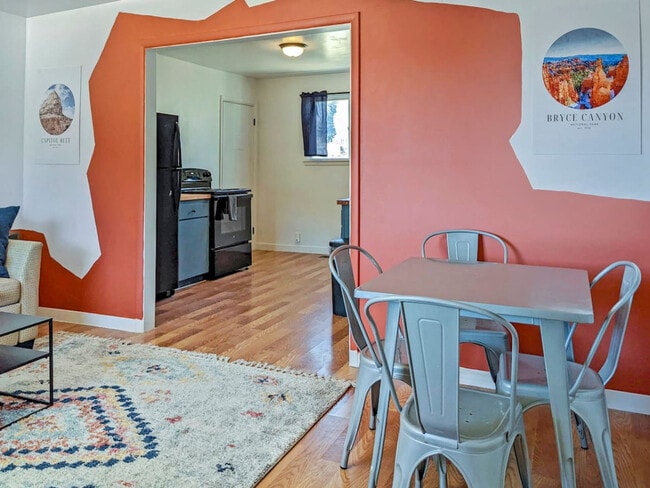 170 E 100 N unit ID1249856P, Kanab, UT 84741 - photo 3