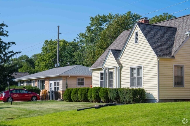 Fairlawn Park has many lovely homes in its quaint neighborhoods.