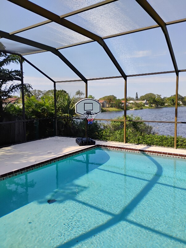2837 Blossom Lake Dr, Holiday, FL 34691