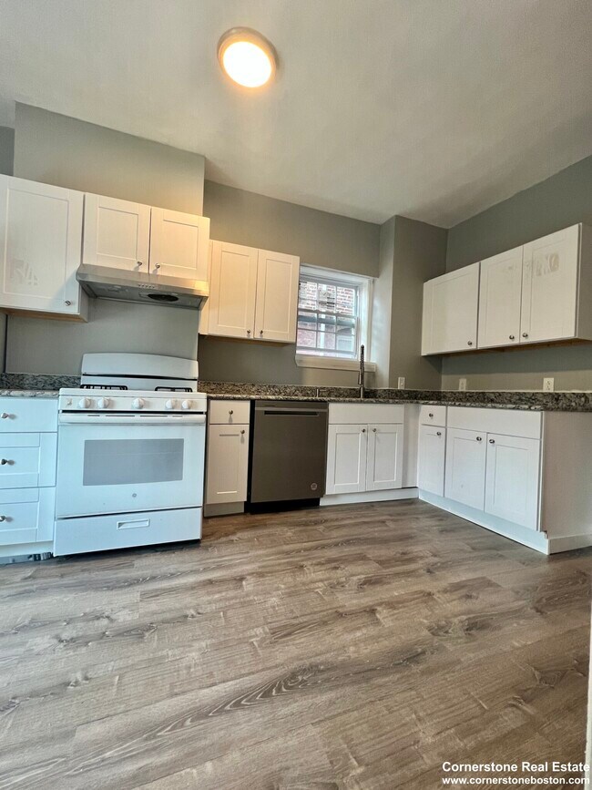 477 Dudley St unit 4, Roxbury, MA 02119 - photo 3