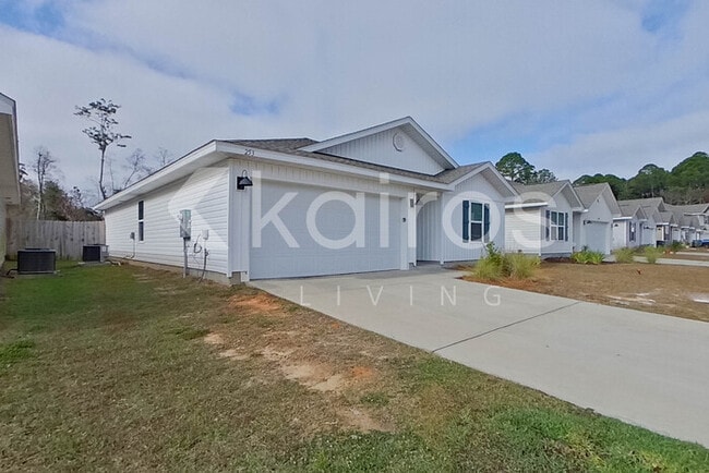 253 Monarch Ln, Pensacola, FL 32503 - photo 2