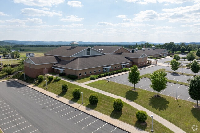 Daniel Boone Middle School has a beautiful campus for its students.