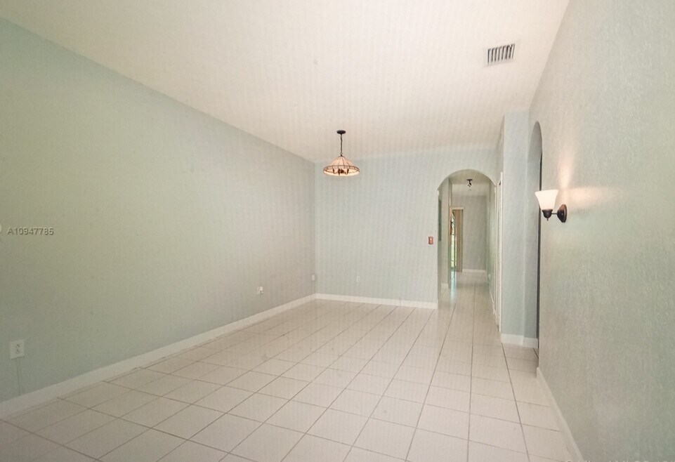 17800 NW 73rd Ave unit Shoma Homes CC of Mi, Hialeah, FL 33015 - photo 1