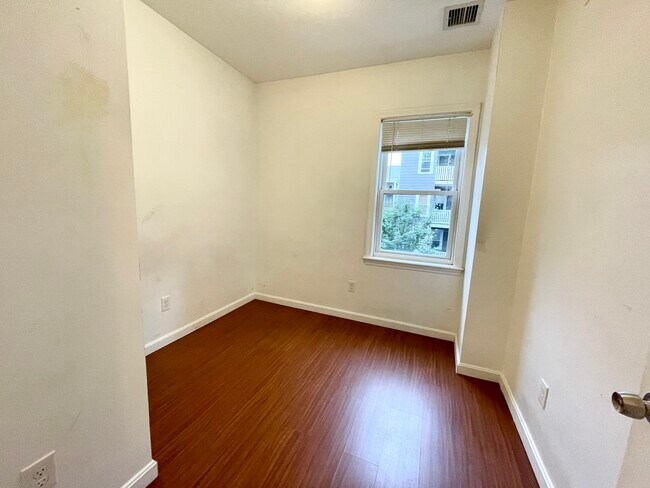 93 Hillside St unit 2, Roxbury Crossing, MA 02120 - photo 3