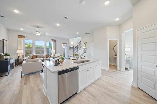 13438 Sun Cay Dr, Houston, TX 77047 - photo 6