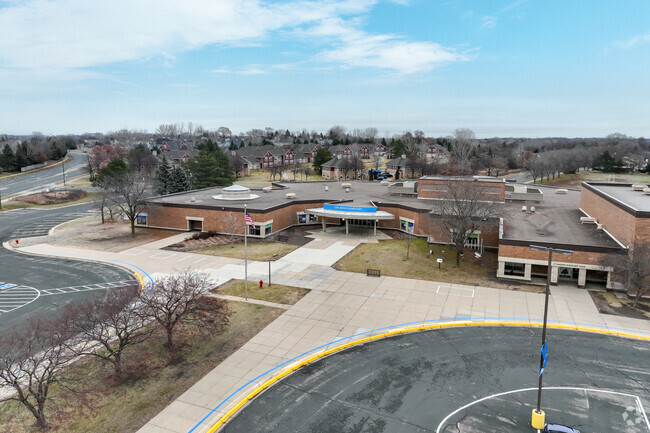 Oak Ridge Elementary has a student-teacher ratio of 13 to 1.