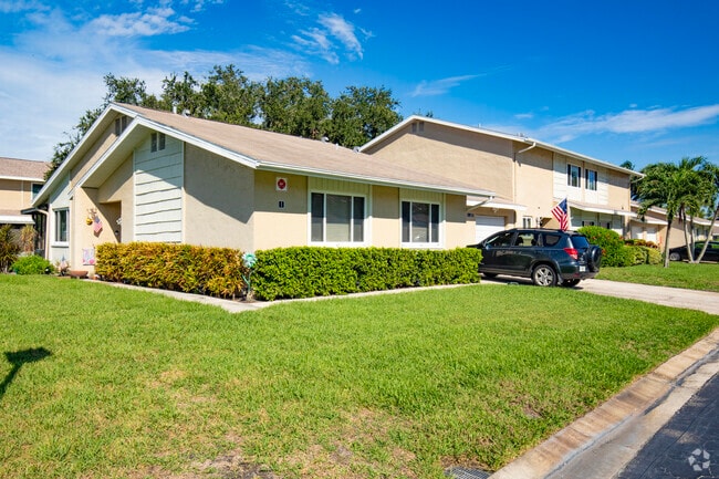 Corner units in Mariners Pass typically enjoy a larger lawn area.