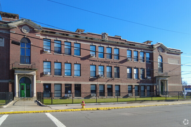 Leonard Middle School in Lawrence has an overall grade of C- on Niche.