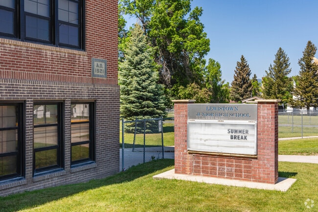 Lewistown Junior High