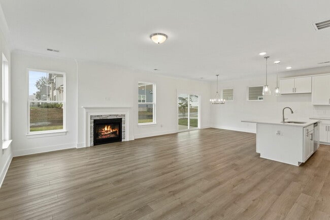 601 Columbus Cir, Simpsonville, SC 29680 - photo 5