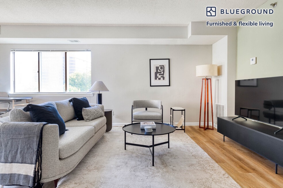 1425 S Eads St unit FL5-ID602, Arlington, VA 22202 - photo 1