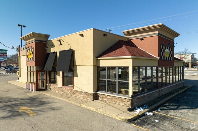 Virginia Lake residents can get food from Kosta's Gyros at Deer Grove Center.