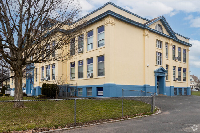 The test scores at the Robert Gordon School fall below the state average.