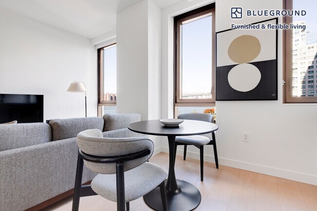 478 Kent Ave unit FL5-ID2129, Williamsburg,south , NY 11249 - photo 4