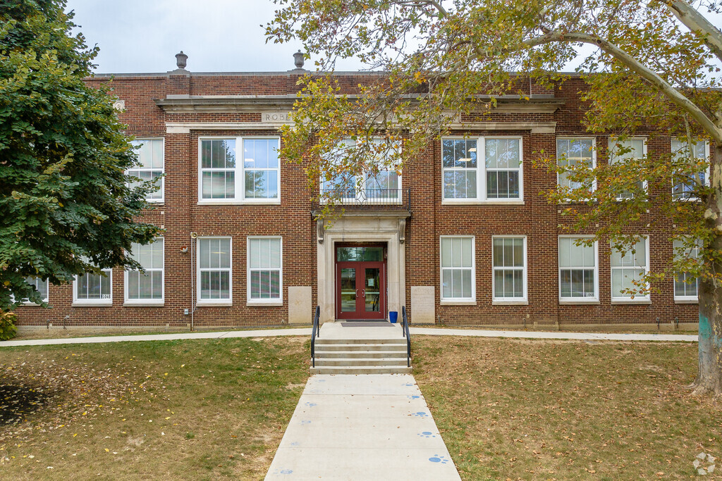 Robert Louis Stevenson Elementary is a public school in Grandview Yard.