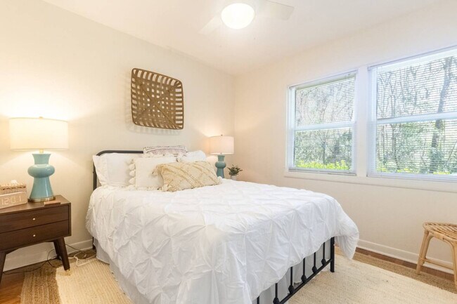 318 SW 27th St unit ID1359097P, Gainesville, FL 32607 - photo 4