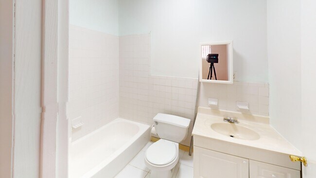 918 Pine St unit 1R, Philadelphia, PA 19107 - photo 5