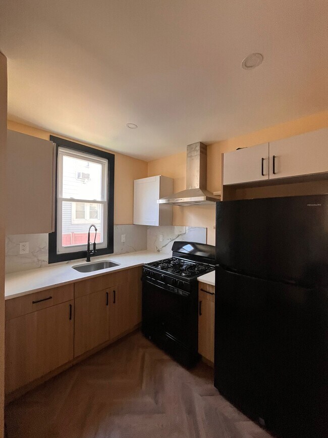 283 Monticello Ave, Jersey City, NJ 07306