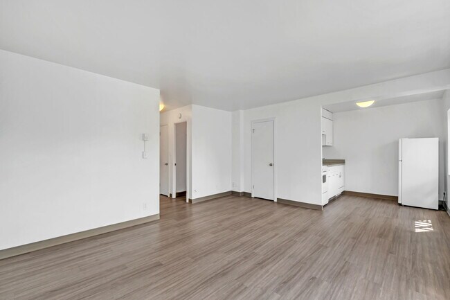 Uptown Arms & Manor, Portland, OR 97210 - photo 4