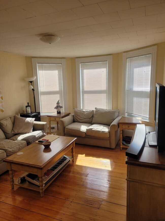 35 Hancock St unit 3, Somerville, MA 02144 - photo 4