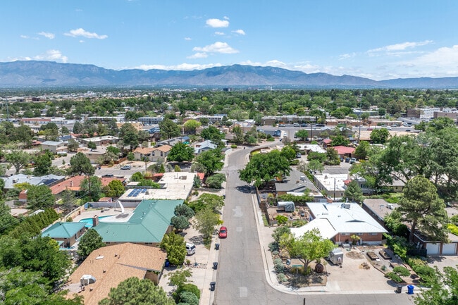 Find your ideal home in the lovely Summit Park neighborhood, known for its well-kept properties and inviting ambiance.