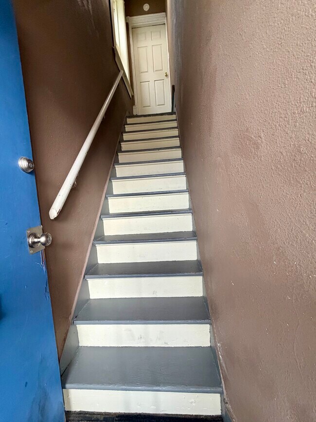 2736 S 59th St unit 2nd Floor, Saint Louis, MO 63139 - photo 3