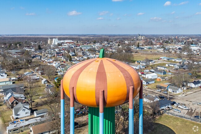 Circleville's water tower, painted like a pumpkin, can be seen as a callback to the native affinity for the circle. Today’s 14,000 residents only know the city’s grid-based design, which has existed since the mid-19th century.