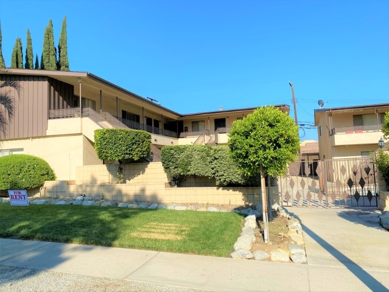 638 Silverwood Ave unit 3, Upland, CA 91786 - photo 1