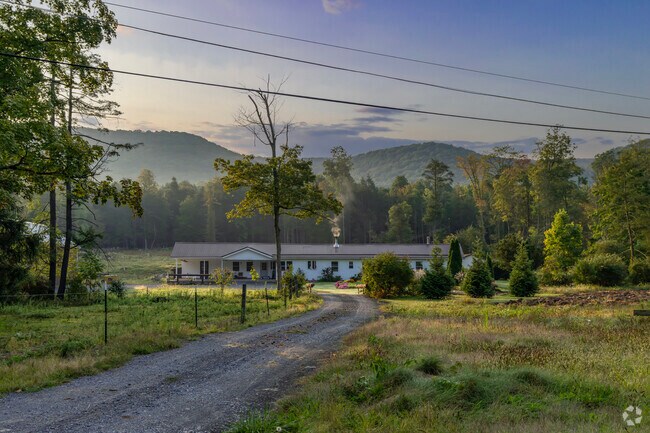 Homes in Eldorado have large grassy yards with plenty of room for an outdoor party.
