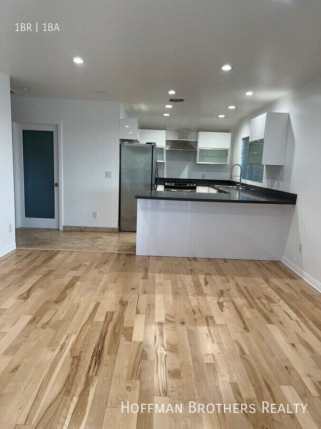 1148 N Clark St Unit 1A, West Hollywood, CA 90069
